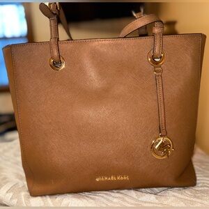GUC Michael Kors Walsh Tote